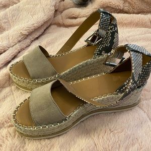 size 7.5 target sandals!